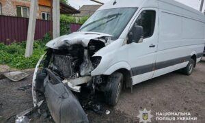 Окупанти вдарили по комунальному підприємству у Нікополі, поранивши двох жінок, також під ударом ворога були Синельниківщина і Криворіжжя (фото)