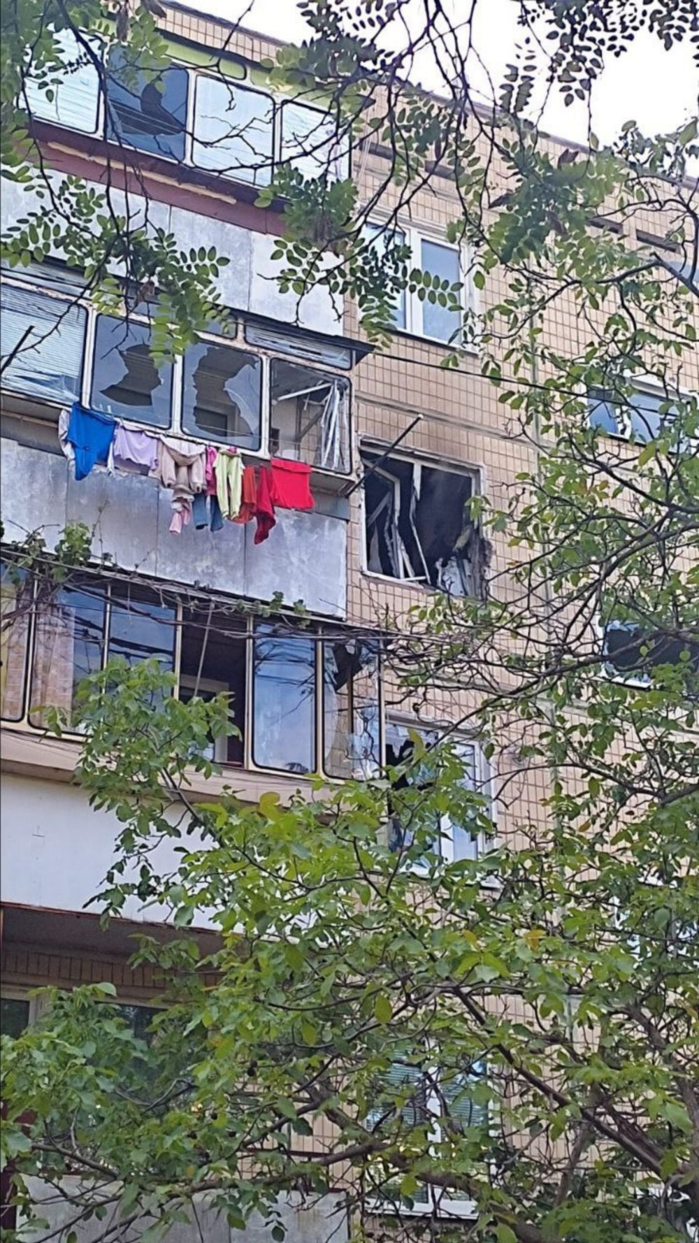 ворог атакував Нікопольщину та Синельниківщину 23 травня 7