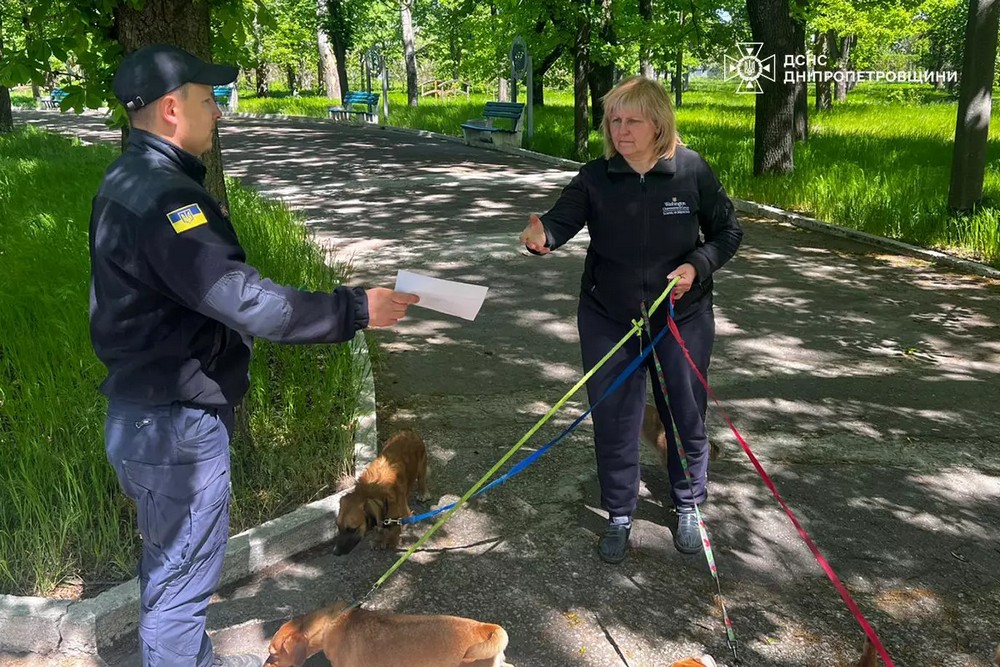 У парку Марганця рятувальники провели бесіди: фото