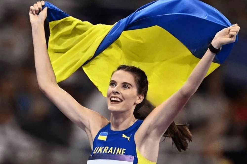 з Дніпра