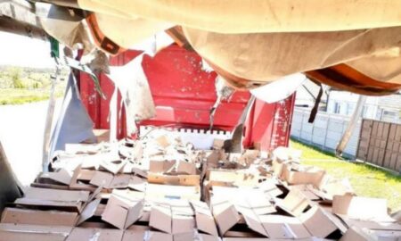 Везли гуманітарку з Кривого Рогу до Херсонщини: ворог атакував дроном вантажівку з крупами 33 з Кривого Рогу на Херсонщину 2