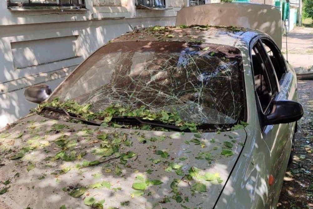 На Нікопольщині є поранений, понівечено ринок, підприємства, - ворог також гатив сьогодні по Криворіжжю і Синельниківщині (фото)