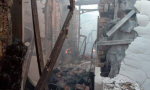 У Нікополі сталася пожежа, є руйнування: ворог з вечора до ранку атакував район (фото)