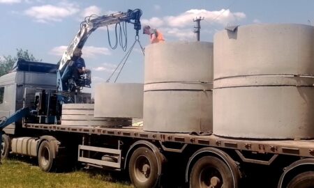 Оглядові колодязі, труба, муфти: Томаківська громада отримала допомогу від People in Need  