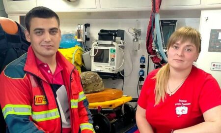 Коли виходили з автомобіля, побачили над головою дрон: медики Нікополя потрапили під ворожу атаку