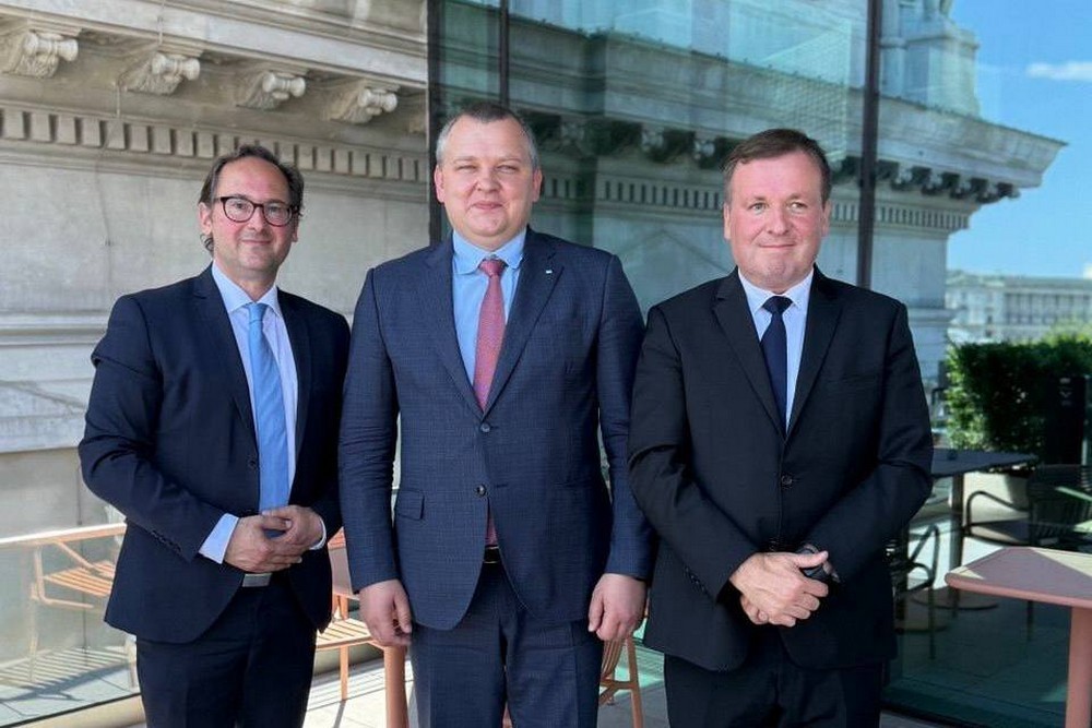 Розповів про реалії прифронтової Дніпропетровщини: Микола Лукашук про свій візит до Австрії і перспективи для області 1 Розповів про реалії прифронтової Дніпропетровщини: Микола Лукашук про свій візит до Австрії і перспективи для області