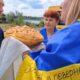 На Нікопольщині сьогодні зустріли свого Захисника, який повернувся з полону: відео