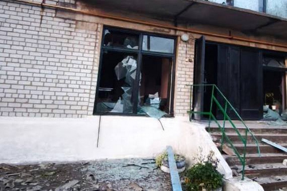 У Нікополі і Томаківській громаді руйнування: ворог накрив район «Градом», бив артилерією і дронами, на Синельниківщину скидав бомби 1 У Нікополі і Томаківській громаді руйнування: ворог накрив район «Градом», бив артилерією і дронами, на Синельниківщину скидав бомби