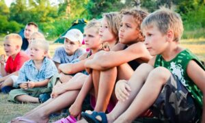 13 тисяч дітей на Дніпропетровщині планують безкоштовно оздоровити цьогоріч: куди звертатися батькам