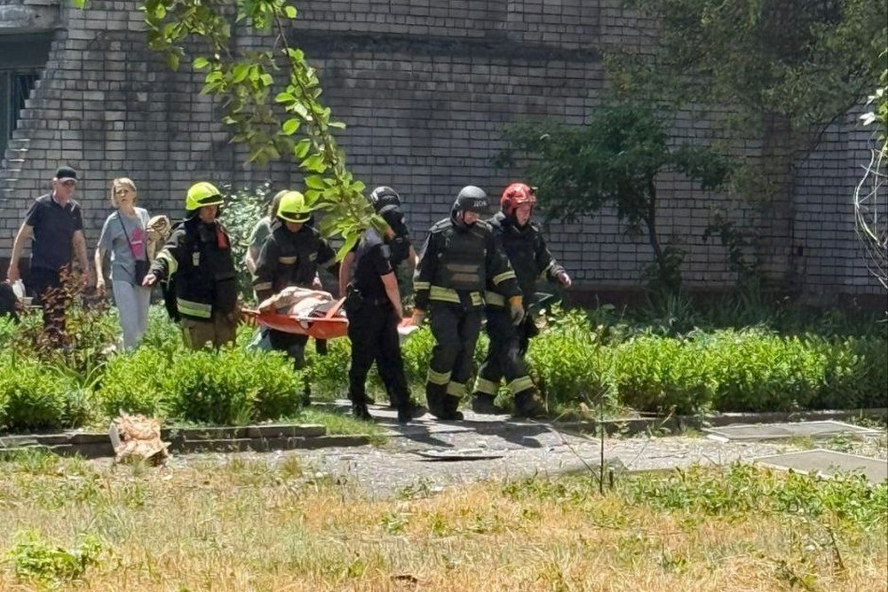 ОНОВЛЕНО: Ворог атакував Дніпро і область ракетами – є загиблі і десятки постраждалих (відео) 1 ОНОВЛЕНО: Ворог атакував Дніпро і область ракетами – є загиблі і десятки постраждалих (відео)