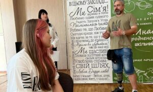 Лише раз не взяв його з собою, і підірвався на міні: на Дніпропетровщині ветеран розшукав дівчинку, яка написала йому листа