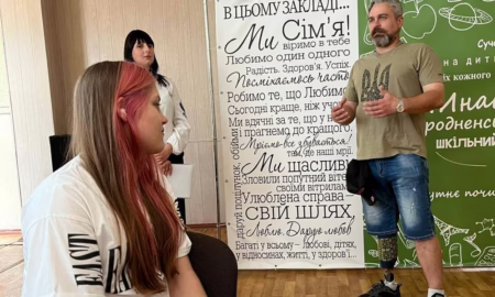 Лише раз не взяв його з собою, і підірвався на міні: на Дніпропетровщині ветеран розшукав дівчинку, яка написала йому листа