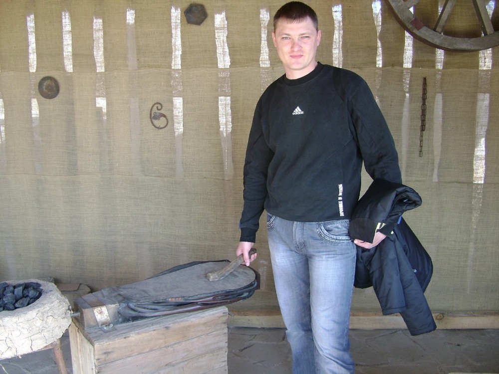 Вбиті росією мешканці Нікопольщини: Захисник з Нікополя Максим Троценко сьогодні відзначав би 40-річчя…