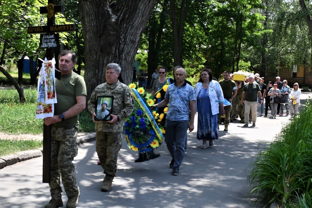 Вбиті росією мешканці Нікопольщини. Захисник з Нікополя Дмитро Есаулов 25 червня відзначав би своє 47-річчя, але йому назавжди 46. І сьогодні ми вшановуємо пам’ять Героя.