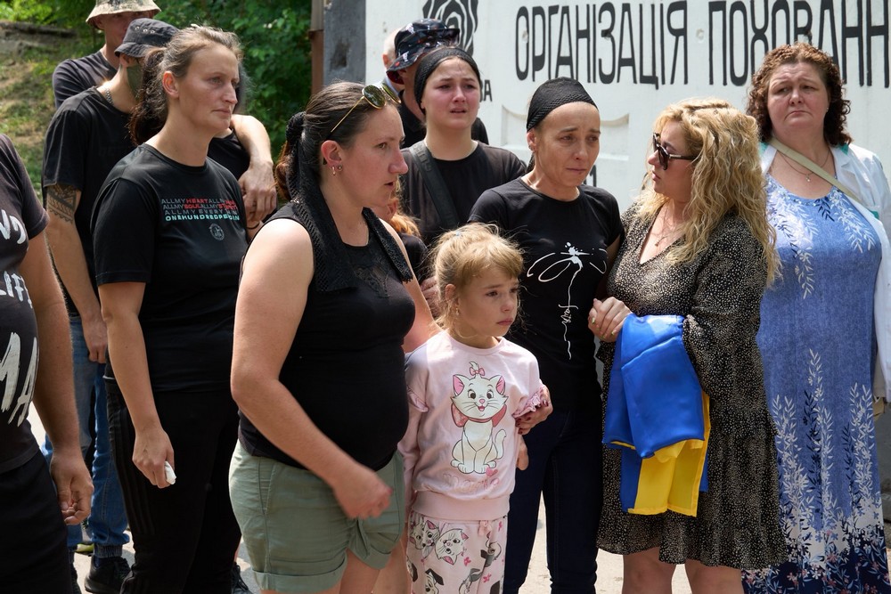 У Нікополі провели в останню путь 23-річного солдата