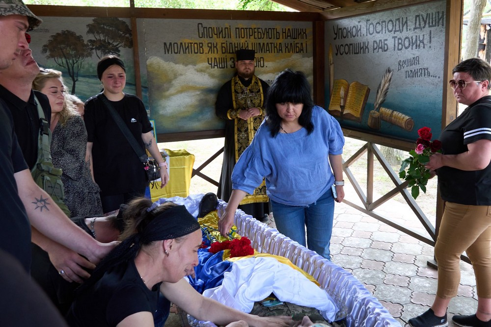 У Нікополі провели в останню путь 23-річного солдата