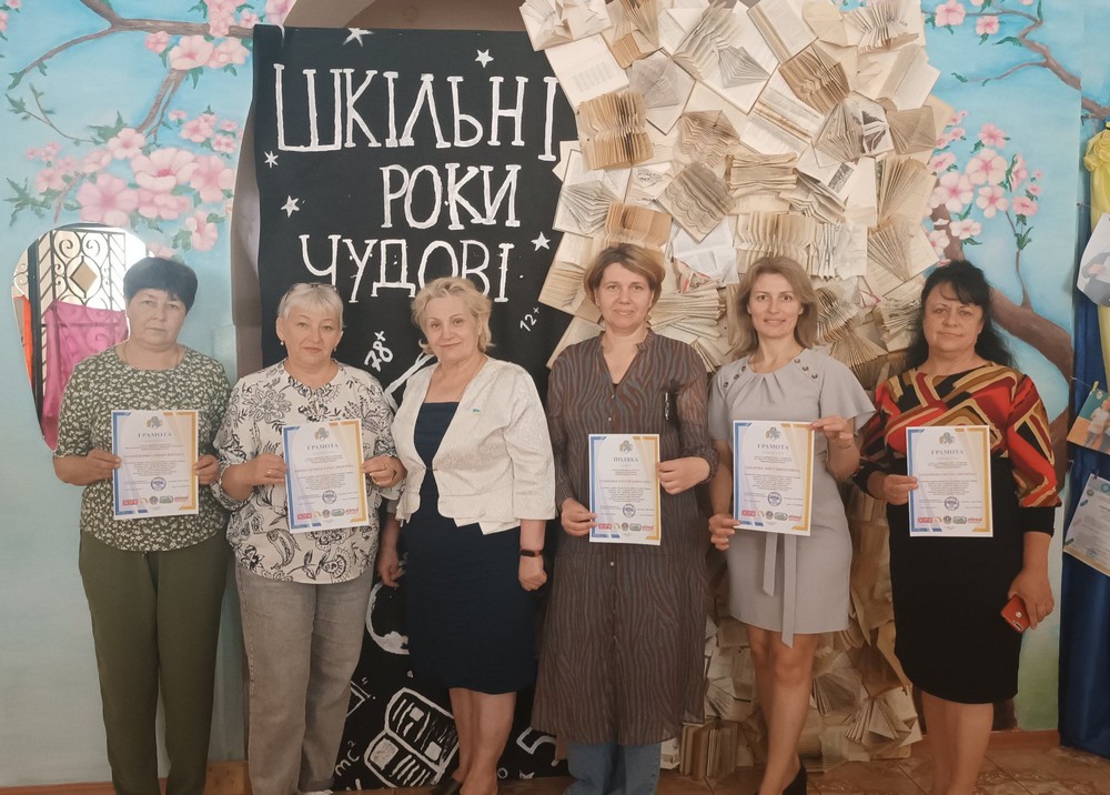 Учні з Покрова перемогли у літературному конкурсі «Розповім про подвиг»