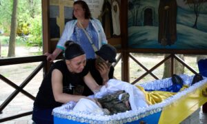 Рятував поранених і був безстрашним у бою: у Нікополі провели в останню путь 23-річного солдата