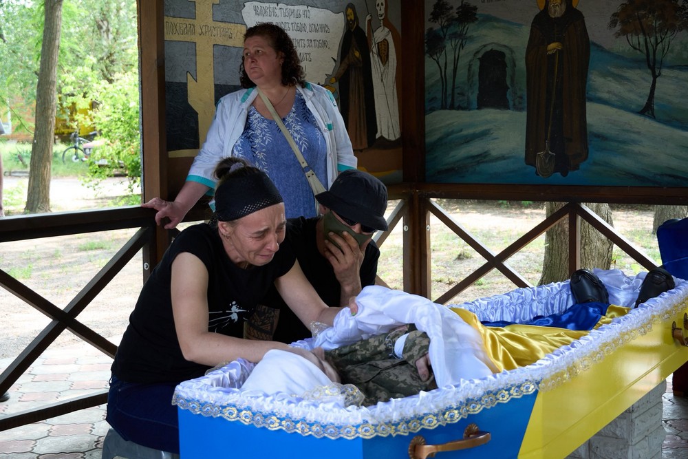 У Нікополі провели в останню путь 23-річного солдата