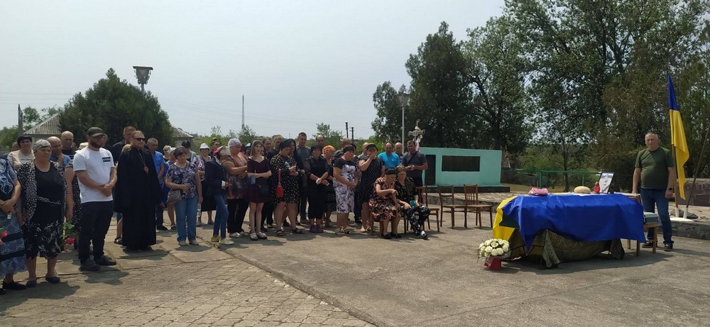 У Першотравневській громаді попрощалися з полеглим Героєм