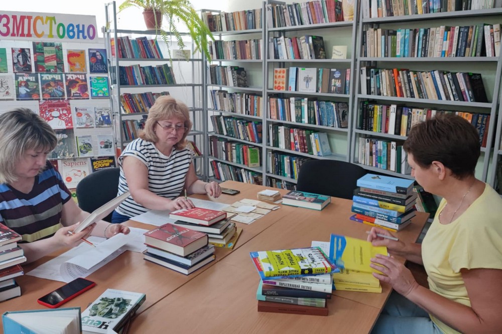 Бібліотеки Нікополя отримали ще 133 нові книги