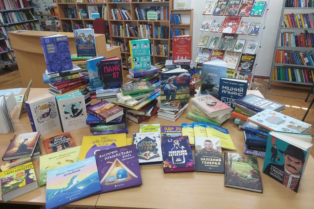Бібліотеки Нікополя отримали ще 133 нові книги