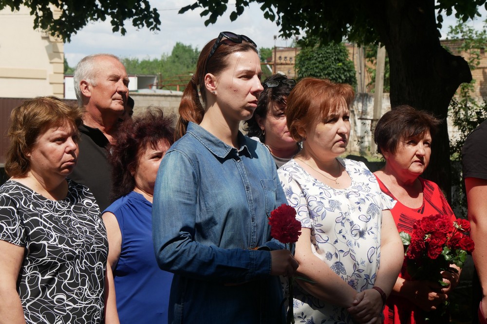 Після анексії Криму добровільно став на захист України: у Покрові відкрили меморіальну дошку полеглому Герою (фото)