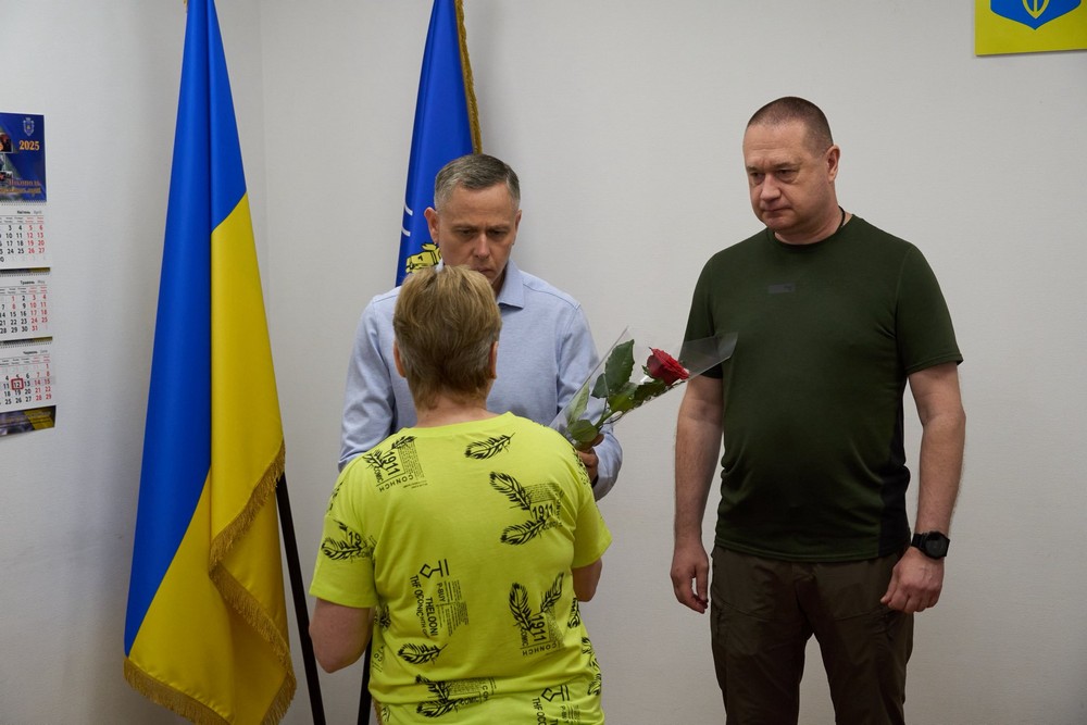 Військовослужбовців з Нікополя відзначили державними нагородами: ордени полеглих вручили рідним (фото)