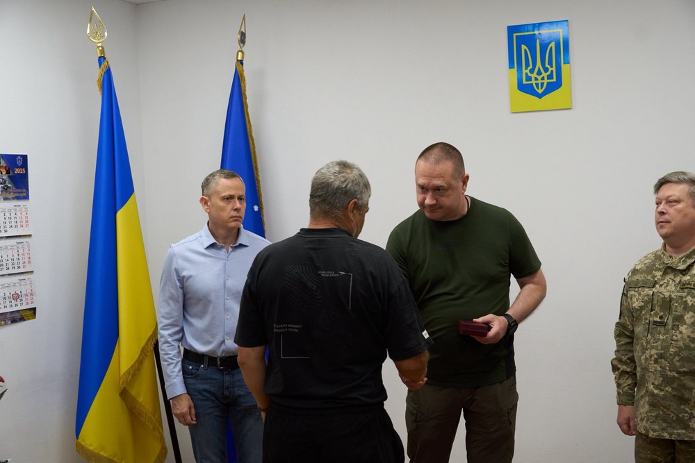 Військовослужбовців з Нікополя відзначили державними нагородами: ордени полеглих вручили рідним (фото)