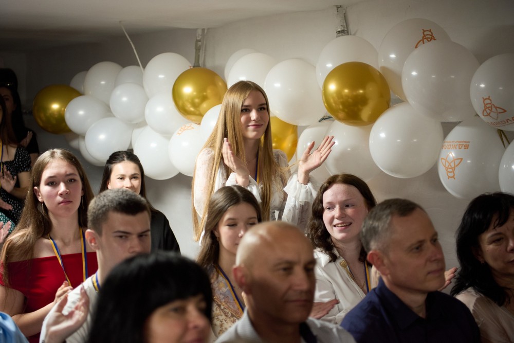 «Золота надія» Нікополя: нагородили найуспішніших учнів: фото