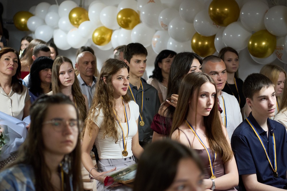 «Золота надія» Нікополя: нагородили найуспішніших учнів: фото