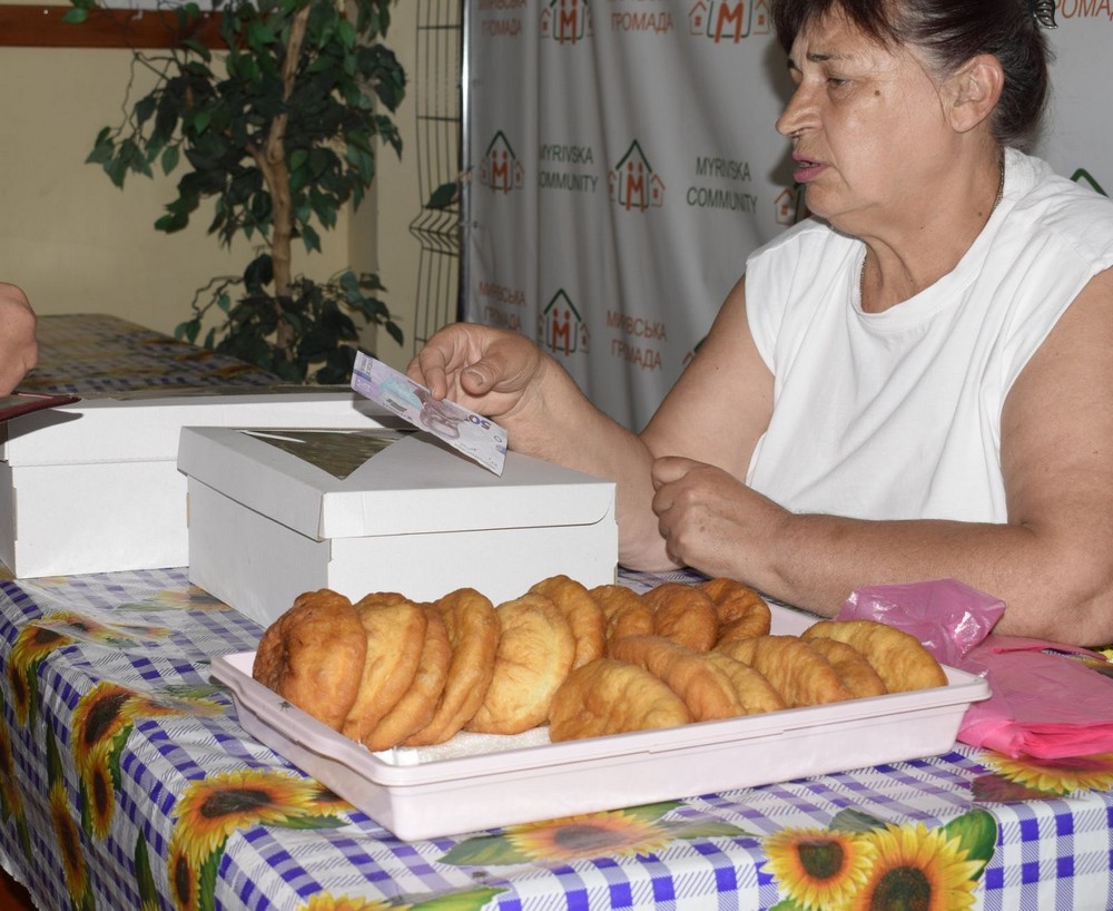 Благодійний ярмарок для ЗСУ відбувся на Нікопольщині (фото)