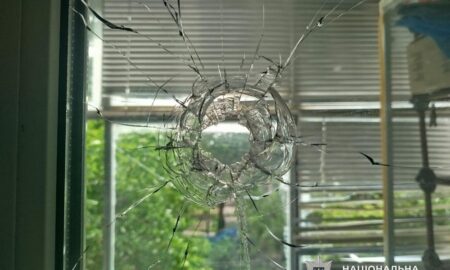 Через скид боєприпасу з БпЛА у Нікополі поранено троє чоловіків