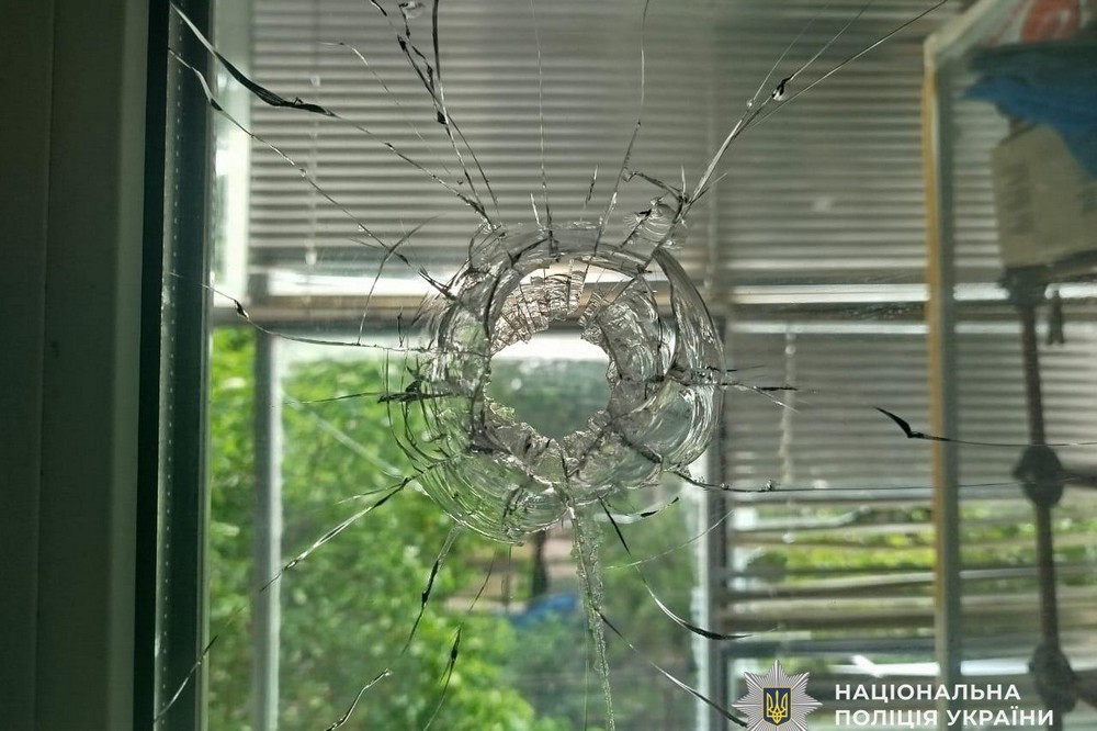 Через скид боєприпасу з БпЛА у Нікополі поранено троє чоловіків