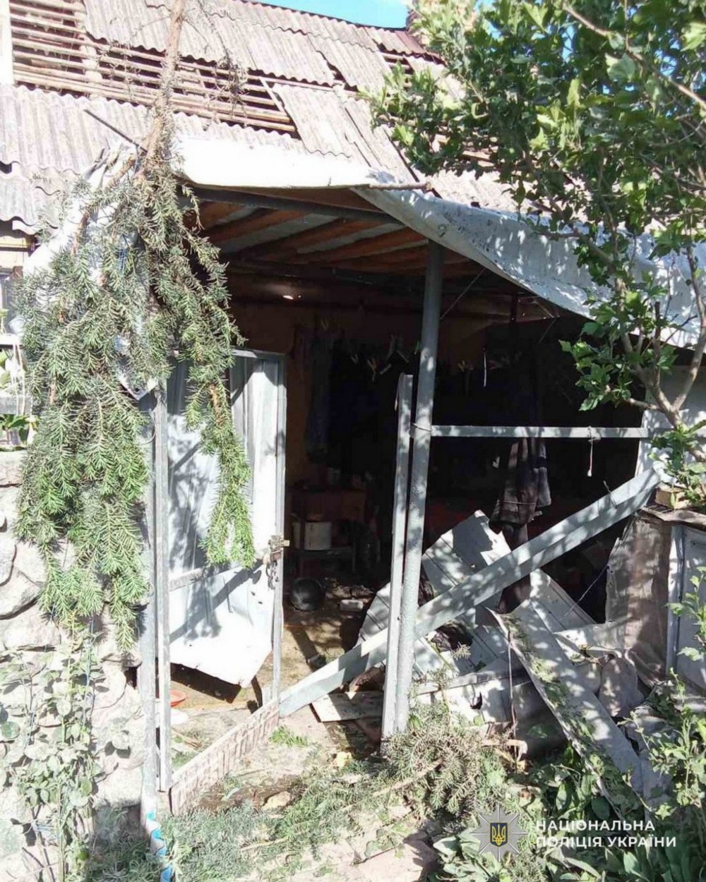 Через скид боєприпасу з БпЛА у Нікополі поранено троє чоловіків 7