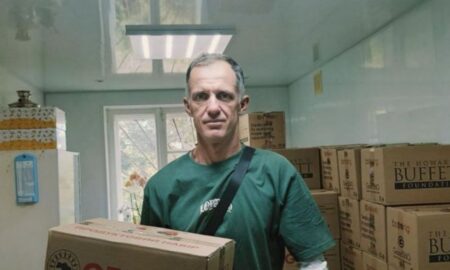 Донори Нікополя отримали продуктові набори і воду від благодійників