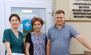 Дитяча лікарня Нікополя отримала витратні матеріали від благодійників (відео)