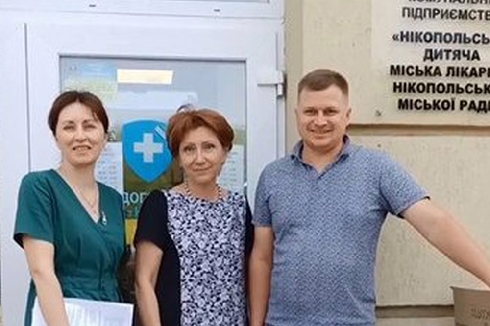 Дитяча лікарня Нікополя отримала витратні матеріали від благодійників (відео)