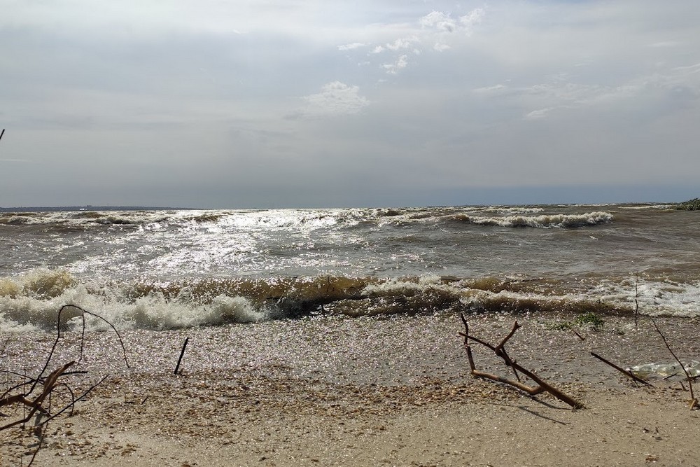 Люди стояли, дивилися, як йде вода, і плакали: чим було Каховське водосховище для нікопольців – фото-спогад