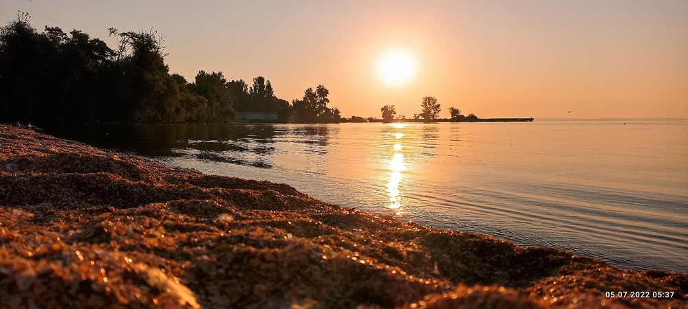 Люди стояли, дивилися, як йде вода, і плакали: чим було Каховське водосховище для нікопольців – фото-спогад