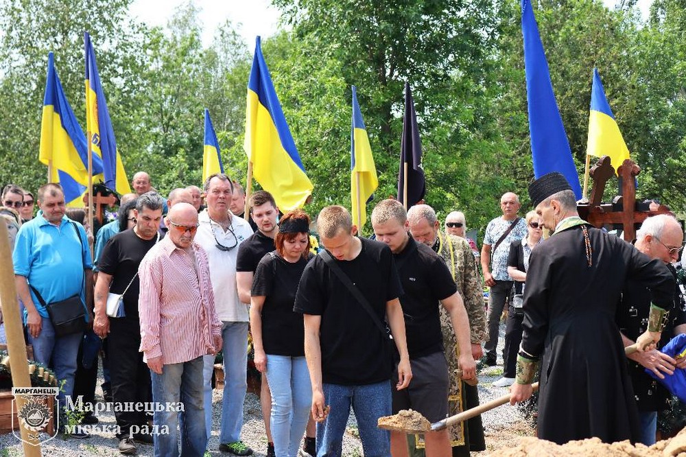 Марганець простився з Захисником Дмитром Новінським (фото) 10