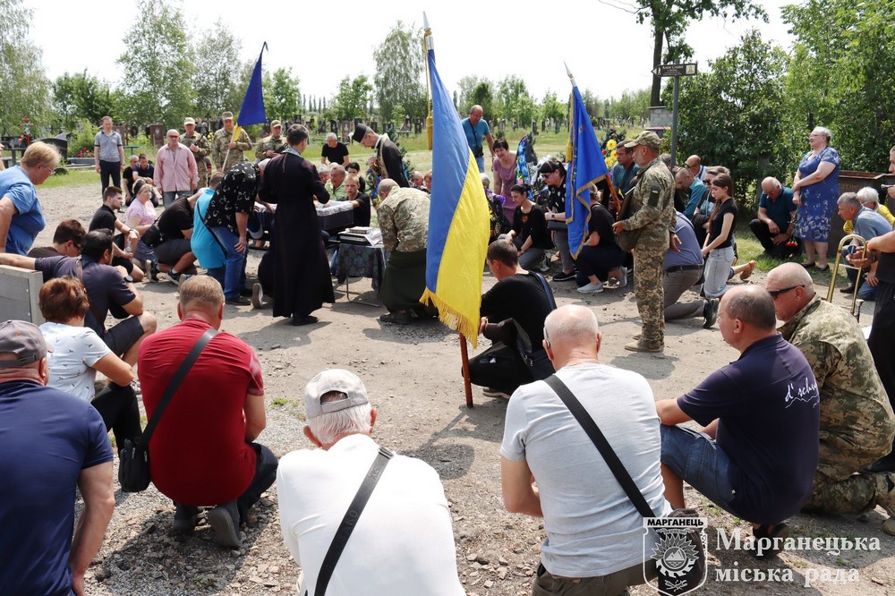 Марганець простився з Захисником Дмитром Новінським (фото) 12
