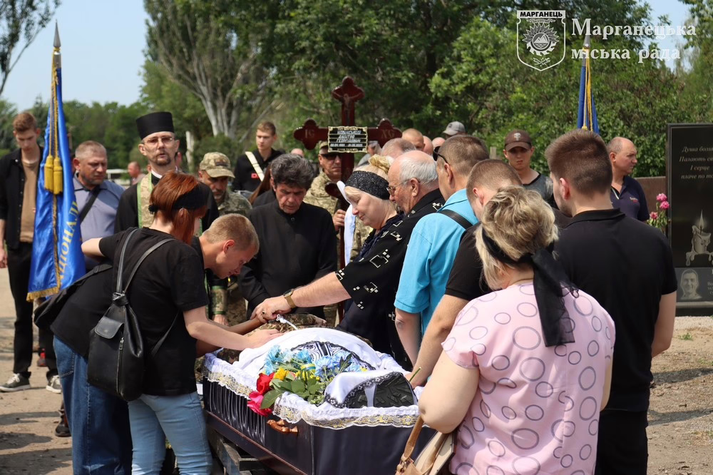 Марганець простився з Захисником Дмитром Новінським (фото) 2