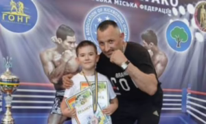 На обласних змаганнях юний кікбоксер з Нікополя здобув два призових місця