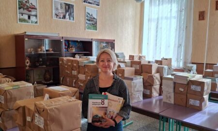 Нікополь сьогодні отримав понад 2800 нових підручників для 8 класу (фото) 4