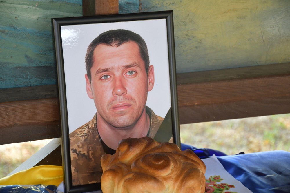 Нікополь сьогодні провів в останню путь Захисника (фото)
