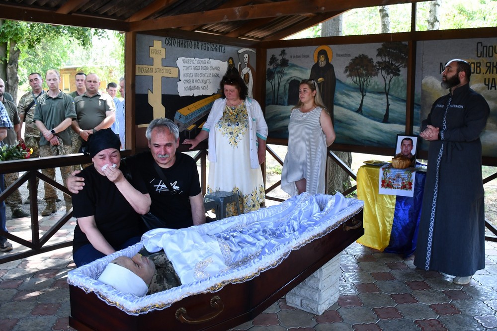Нікополь сьогодні провів в останню путь Захисника (фото) 2