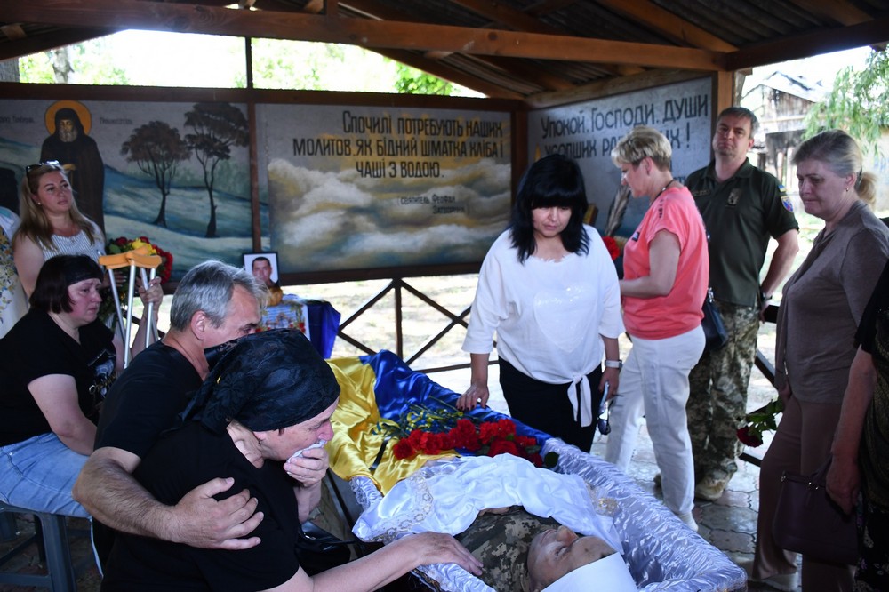 Нікополь сьогодні провів в останню путь Захисника (фото) 6