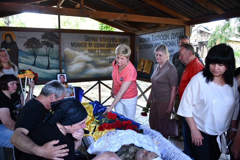 Нікополь сьогодні провів в останню путь Захисника (фото) 7