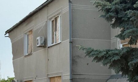 У Нікополі сьогодні постраждав 71-річний чоловік, сталися пожежі: ворог гатив і по громадах району 15 У Нікополі сьогодні постраждав 71 річний чоловік, сталися пожеж 4